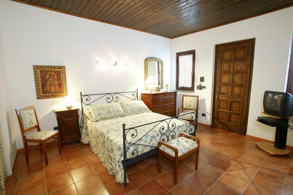 La Maragliana Aparthotel Castel Rocchero Room photo