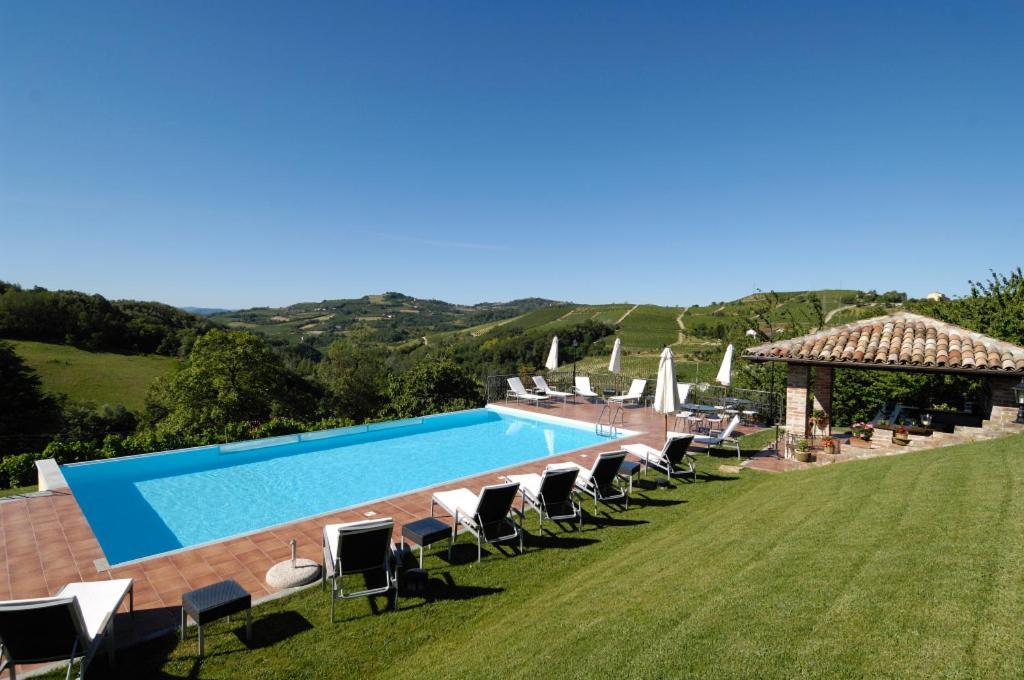 La Maragliana Aparthotel Castel Rocchero Exterior photo